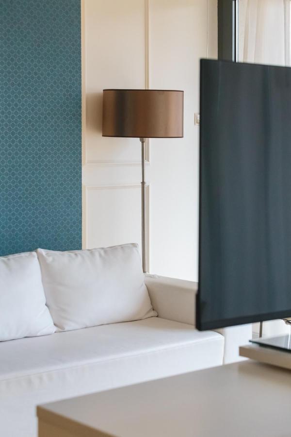 Antoninska 4*